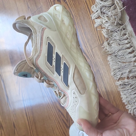 adidas - Picture 1 of 1